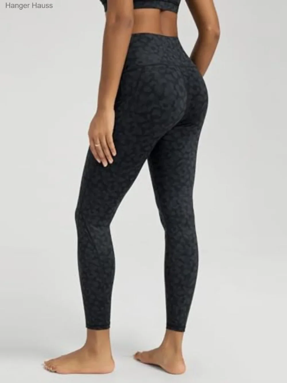 High Waisted Yoga Leggings with Pockets, Tummy Control, Non See Through - Picture 4 of 7